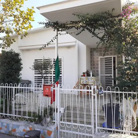 Il Platano Di Nathaly Penzion Bari